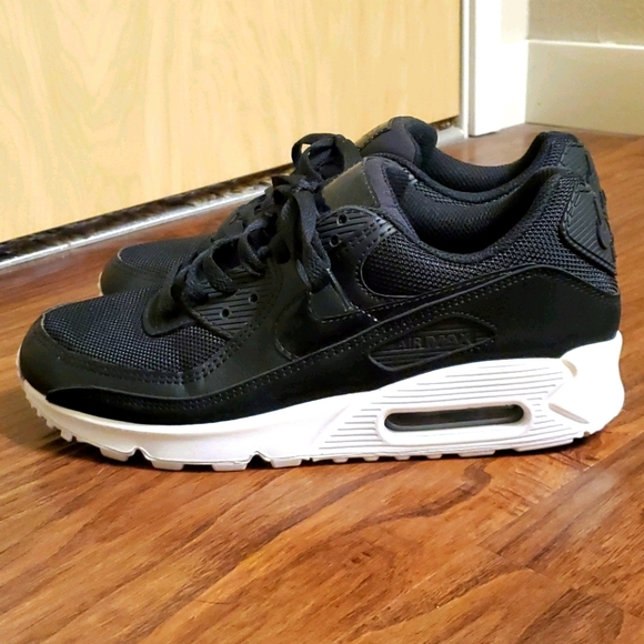 Nike Shoes - Nike Air Max 90 Twist Womens Shoes